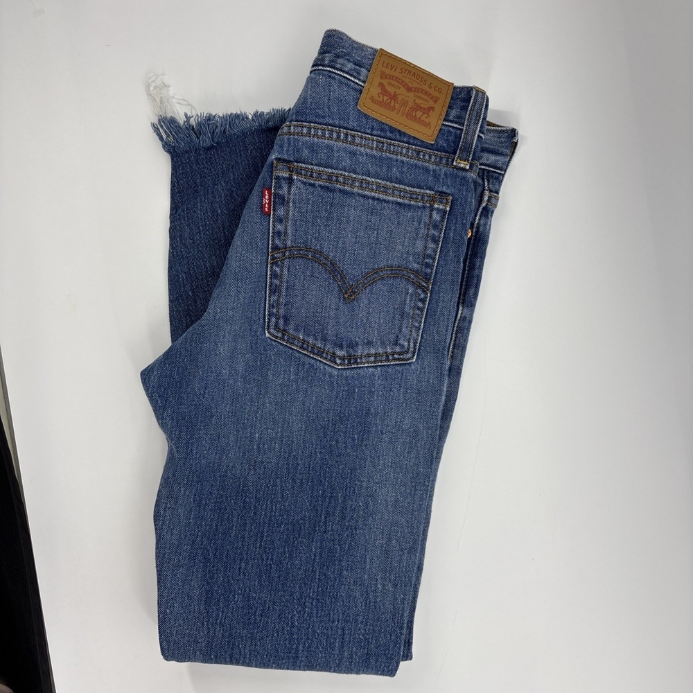 Women's Levi Jeans Made With White Oak Cone Denim Medium Wash Size 26 Tapered